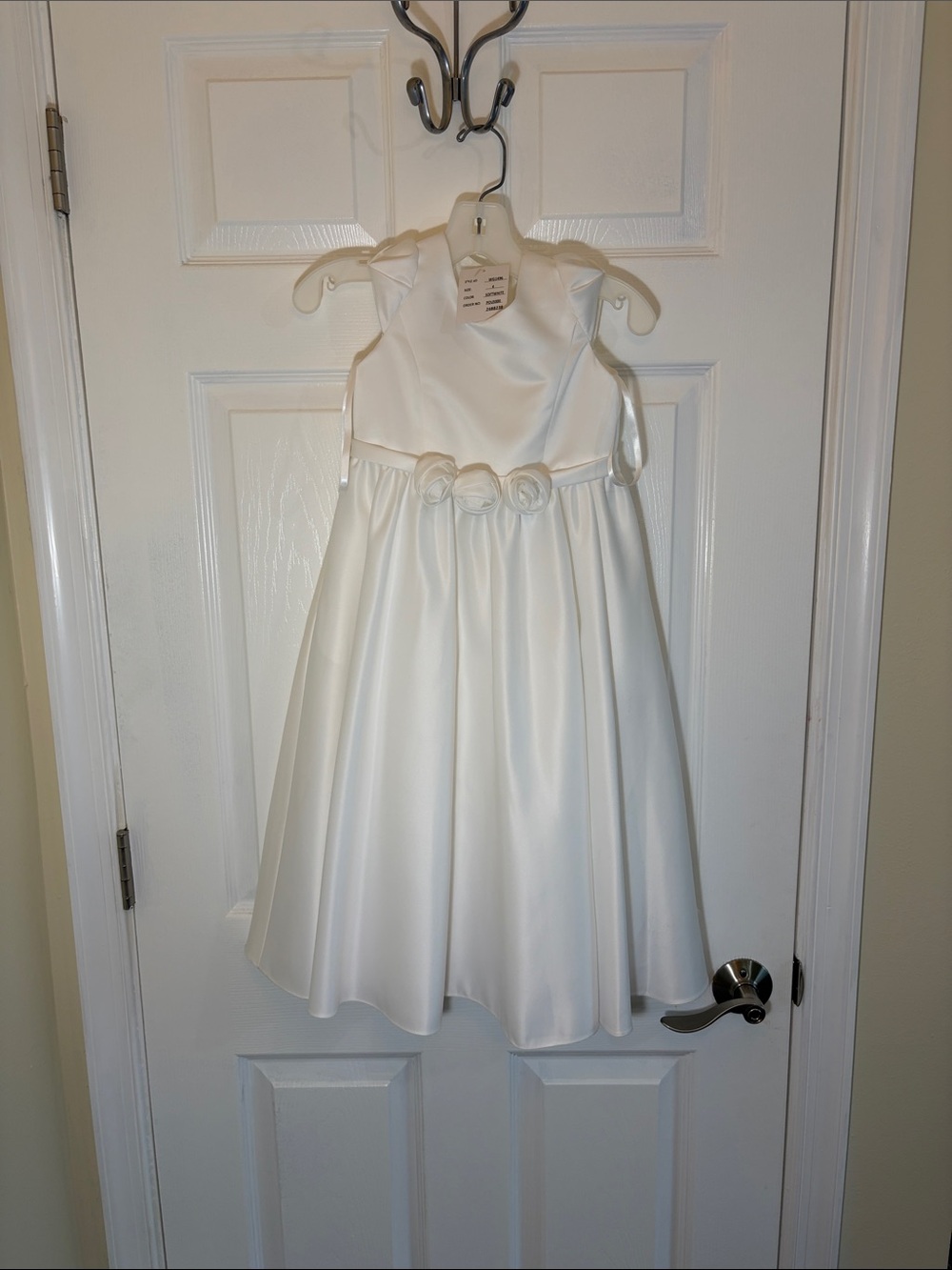 Classic Ivory Girls' Formal Dress with Rosette Waist